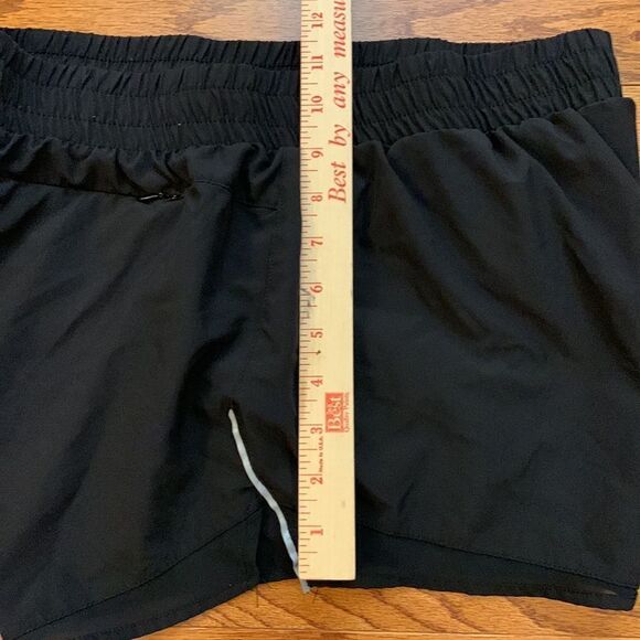 ASICS Size Large athletic shorts black - Picture 5 of 8